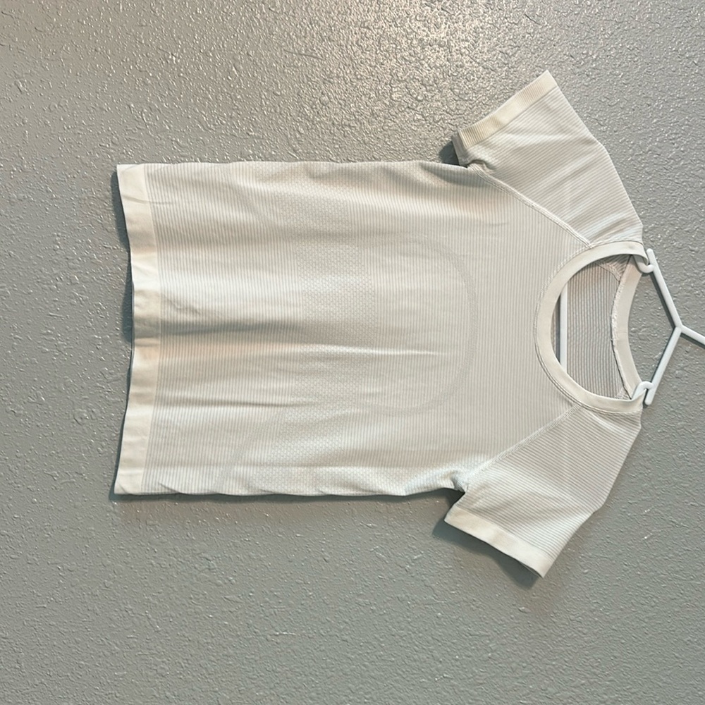 White lululemon swiftly tech shirt!